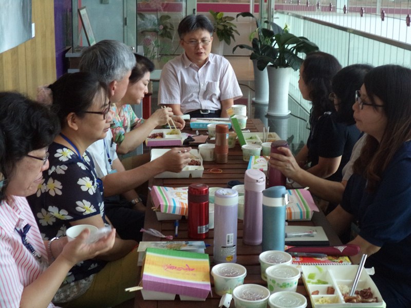 105年7月6日-主委與同仁的午餐約會-1