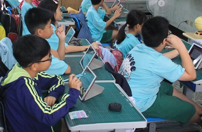 教育局將全市師生教育帳號整合至教育體系單一帳號服務(OpenID)，並將線上學習資源整合至「教學與評量資源」專區