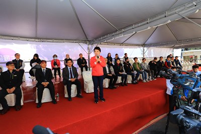 台灣燈會踩街鬧元宵  盧市長歡迎大家到台中