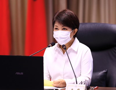 市長盧秀燕今日在市政會議表示，她陸續接獲許多藝文團隊肯定市府紓困措施快速、周到，並有其他縣市紛紛希望借鏡，績效有目共睹。