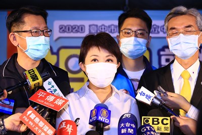 市長盧秀燕今(21)日宣佈支持畢業典禮照常舉辦，要讓孩子有個美好回憶，後續視疫情發展彈性調整，做萬全準備