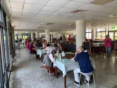 防疫再解禁！中市長青學苑復課、關懷據點恢復共餐