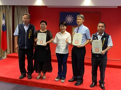 台中茂谷柑外銷900公噸 盧市長頒發感謝狀