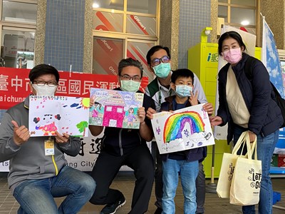 台中北區國運募捐兒童讀物 聖誕送暖家扶基金會