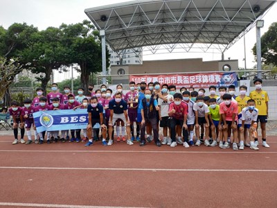 運動局黃科長與選手們大合照