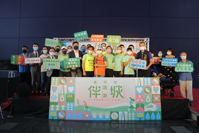 羅布森伴城路跑  大合照1