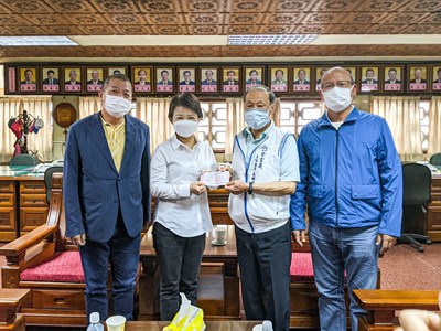 中市紫雲巖捐2000萬助防疫   盧市長感謝善心