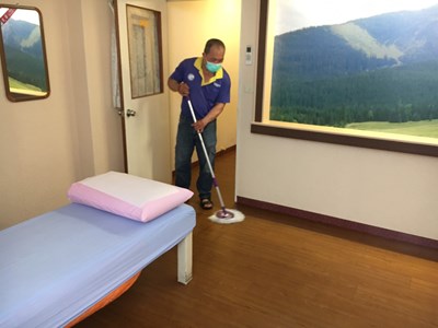 視障按摩防疫再升級 中市勞工局助復業準備