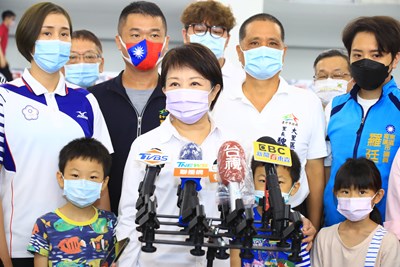 中市開快打站加速第11期疫苗接種    盧市長：供12萬劑施打量能