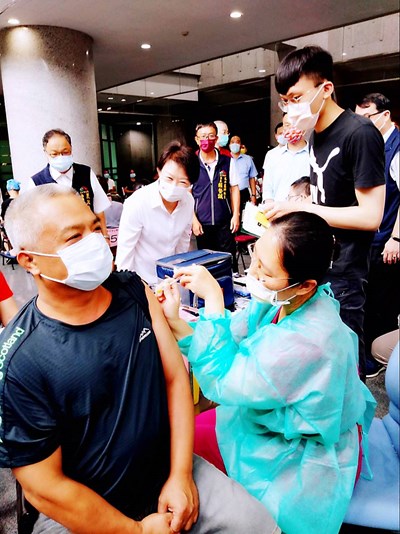 中市第11期新冠疫苗今開打  盧市長：開設快打站加速疫苗接種