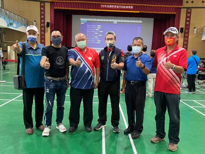 運動局李局長、臺中市划船主委張滄沂議員、划船委員會副主委等多位貴賓到場為選手加油打氣