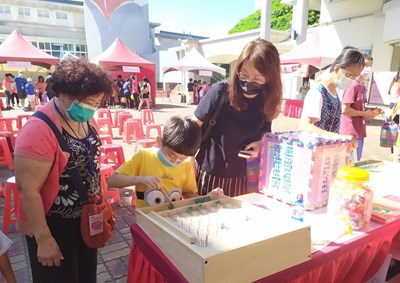 體驗古早童玩樂趣  中市豐原戶政創意推廣人口政策