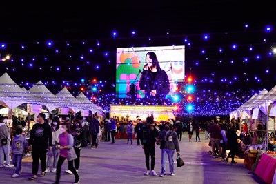 2021台中好聖誕起跑，青年公益舞台表演不間斷。