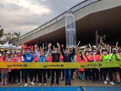 DADA NIGHT RUN 夜跑派對 台中中央公園閃亮登場