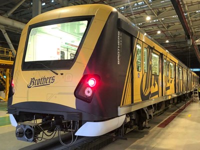 中捷與中信兄弟攜手打造「猛瑪‧鋼鐸拉王者列車」，將於4月2日啟航。