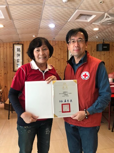 西區模範母親童鄭寶月