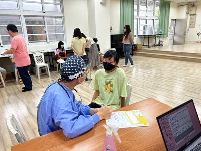 中市國小莫德納疫苗校園接種開跑  市府及學校用心安排過程順利