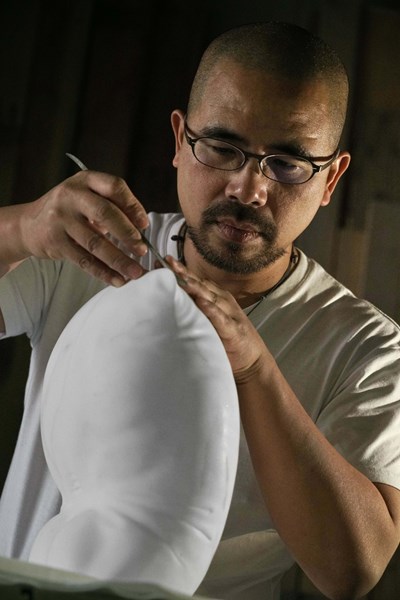 「感動‧心動‧行動─酒桶山藝術祭」邀請藝術家溫岳彬駐村創作，帶領村民共創臨時性