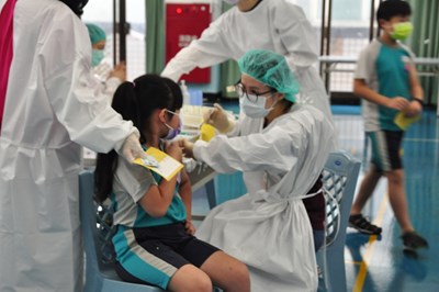 社口國小學童施打疫苗 現場1