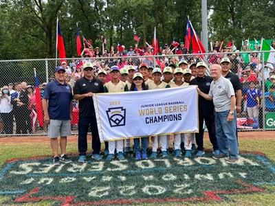 寫下隊史第三冠！  中市中山國中勇奪LLB次青少棒賽世界冠軍