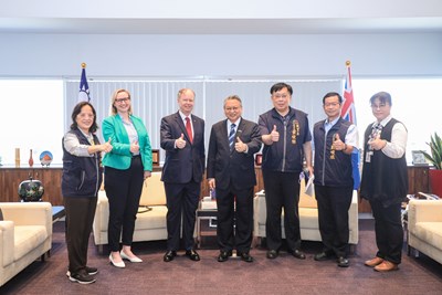 紐西蘭商工辦事處馬嘉博代表一行蒞府拜會