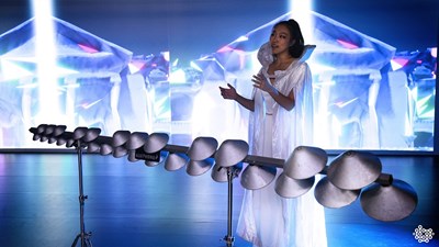 黑碼藝識《Project F 於我_過去_現在以及未來》虛實吟唱聲樂擊科技藝術表演