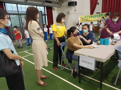 守護學校、幼兒園教職員工健康 中市教育局自購2萬劑四價流感疫苗
