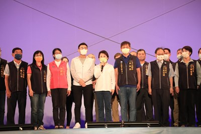 《紙風車幻想曲》東勢登場  盧市長與大小朋友同樂